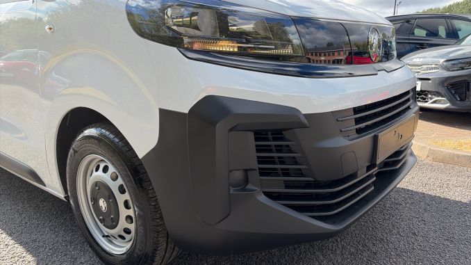 Vauxhall Vivaro L1 Diesel 1.5 Turbo D 120 Prime H1 Van - Image 36